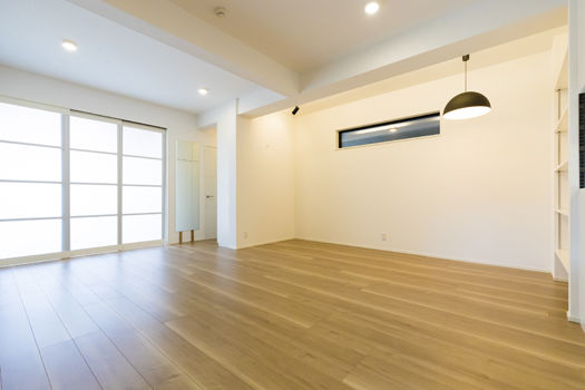 テクノホーム(一級建築士事務所) 【RC/賃貸併用】コンクリート打ち放しの外観が美しい、オーナー宅だけでなく賃貸部分までこだわり抜いた家の建築実例画像3