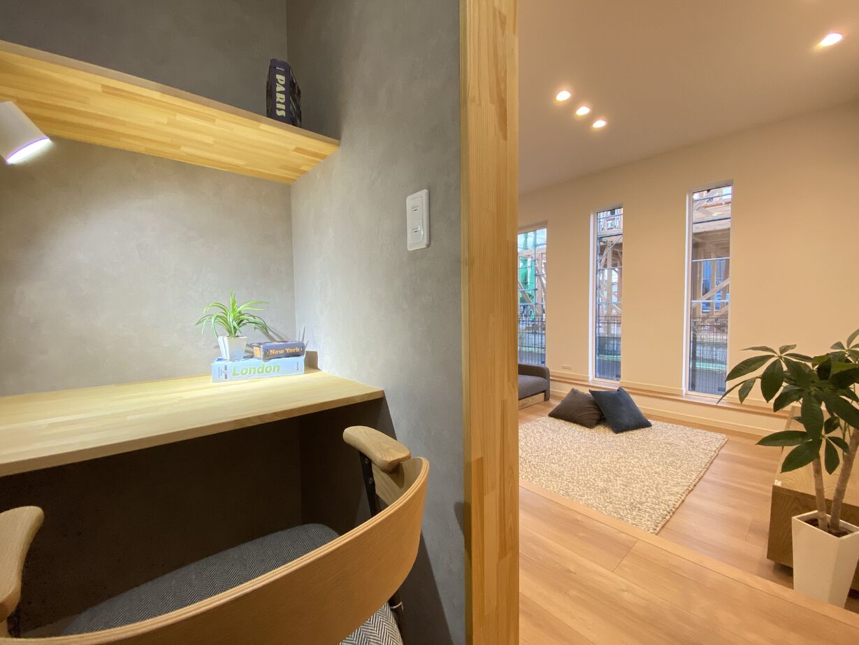 ヤマタホーム（クローバー住工房） 【2000万円台/鳥取市/27坪】こだわりのダウンフロアに開放感広がる！統一感のあるグレーの家の建築実例画像3