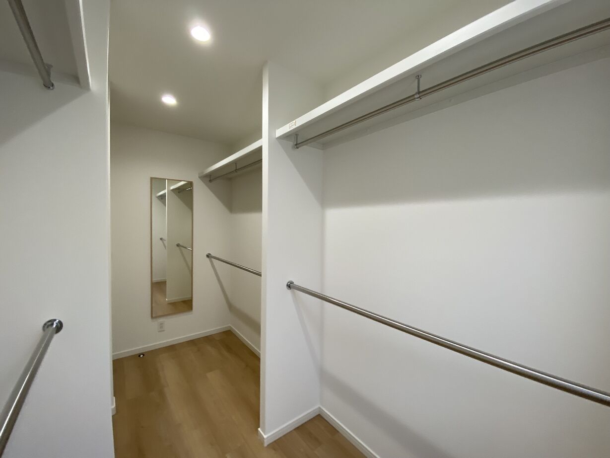 ヤマタホーム（クローバー住工房） 【2000万円台/鳥取市/27坪】こだわりのダウンフロアに開放感広がる！統一感のあるグレーの家の建築実例画像6