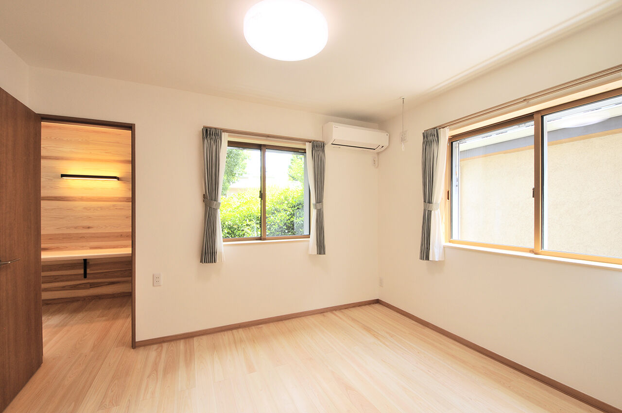 カツマタ＜一級建築士事務所＞ 【無垢材／吹抜／間取図】木の香りと温もりに包まれる吹き抜けリビングのある家の建築実例画像6