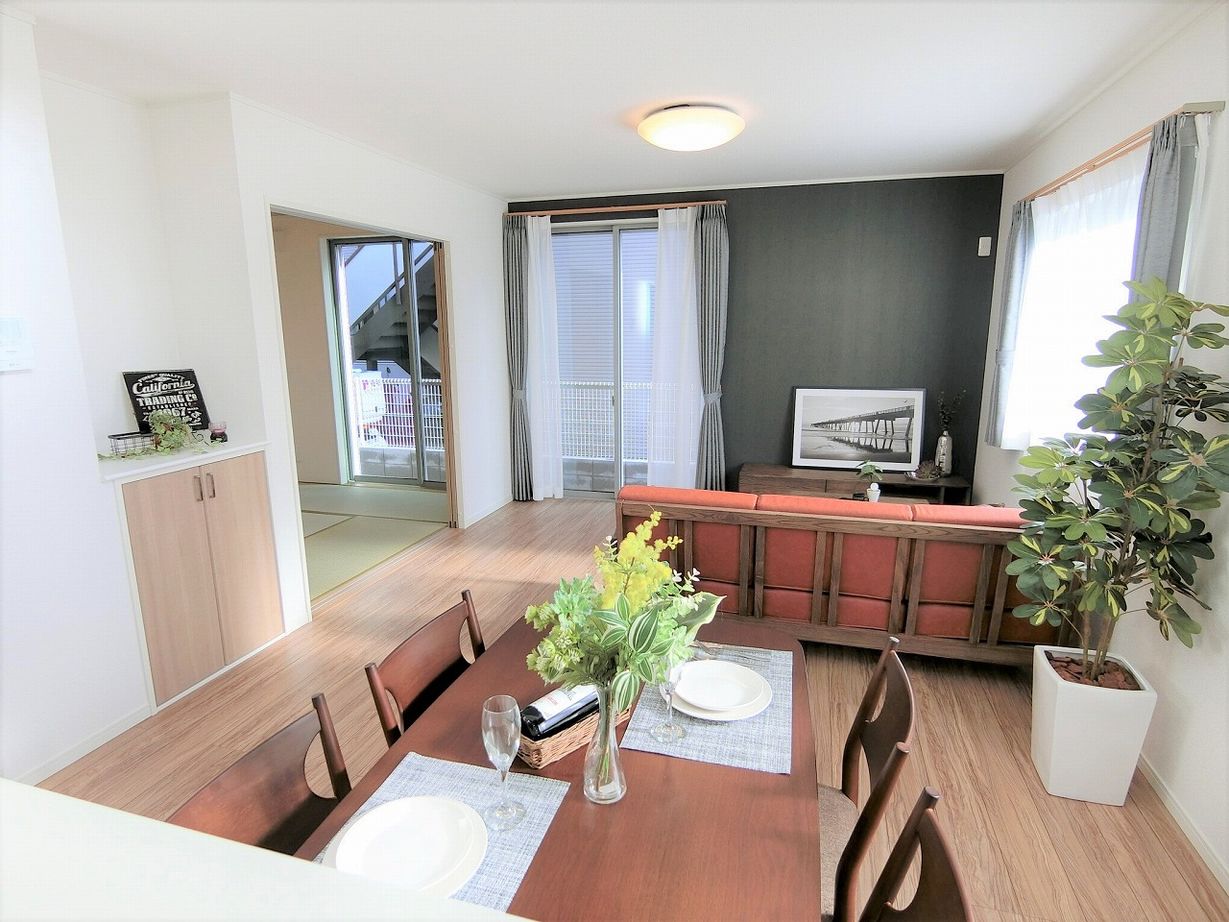 桔梗企画設計 【上尾市/4LDK/31坪】勾配天井や現しの梁、遊び心のあるロフトなどをちりばめた楽しくなる住まいの建築実例画像2