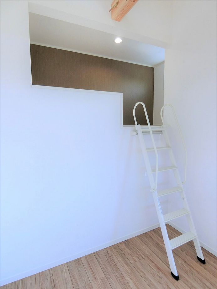 桔梗企画設計 【上尾市/4LDK/31坪】勾配天井や現しの梁、遊び心のあるロフトなどをちりばめた楽しくなる住まいの建築実例画像5