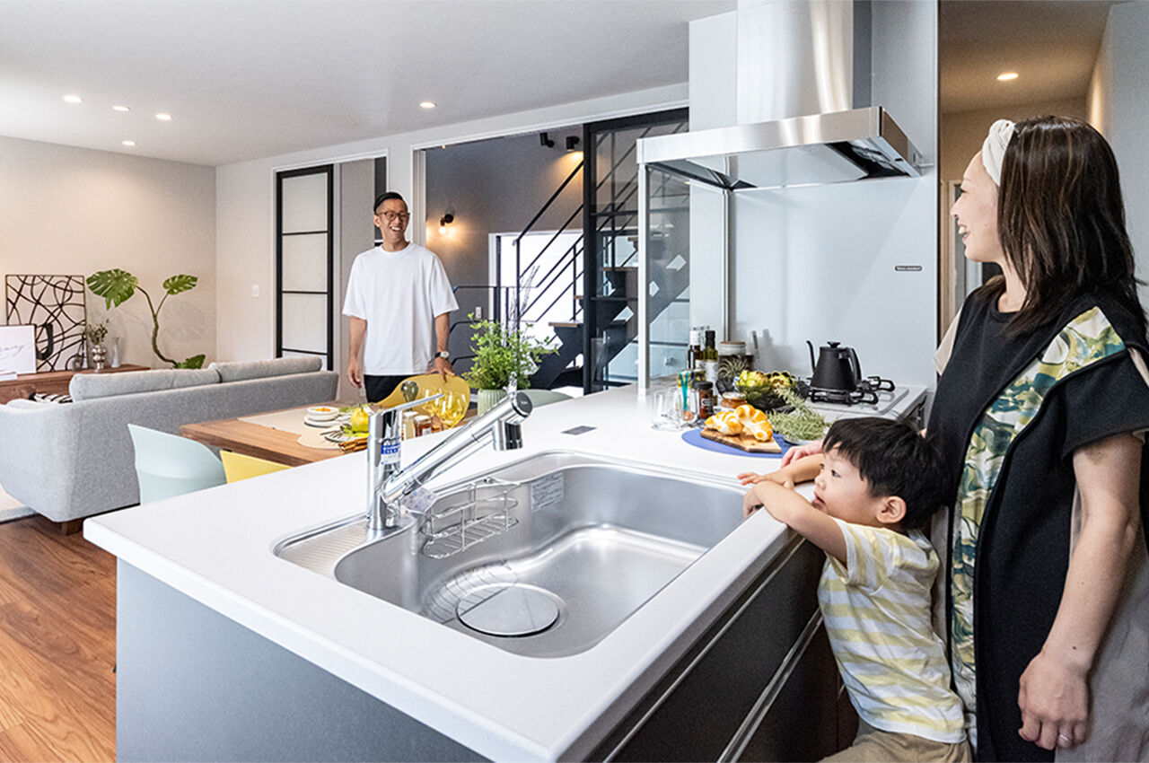 御浜住宅グループ（御浜建設） 枚方市｜2000万円台｜ビルトインガレージ｜間取り図｜リビングから愛車を眺められるガレージハウスの建築実例画像7