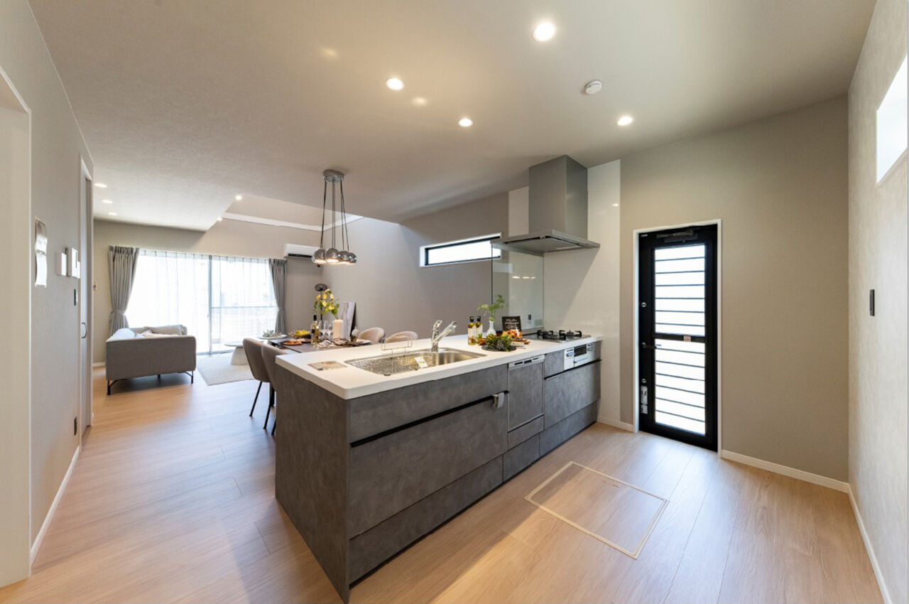 御浜住宅グループ（御浜建設） 枚方市｜2000万円台｜変形地｜間取り図｜隣家に囲まれた旗竿地でも明るく開放感が感じられる家の建築実例画像3