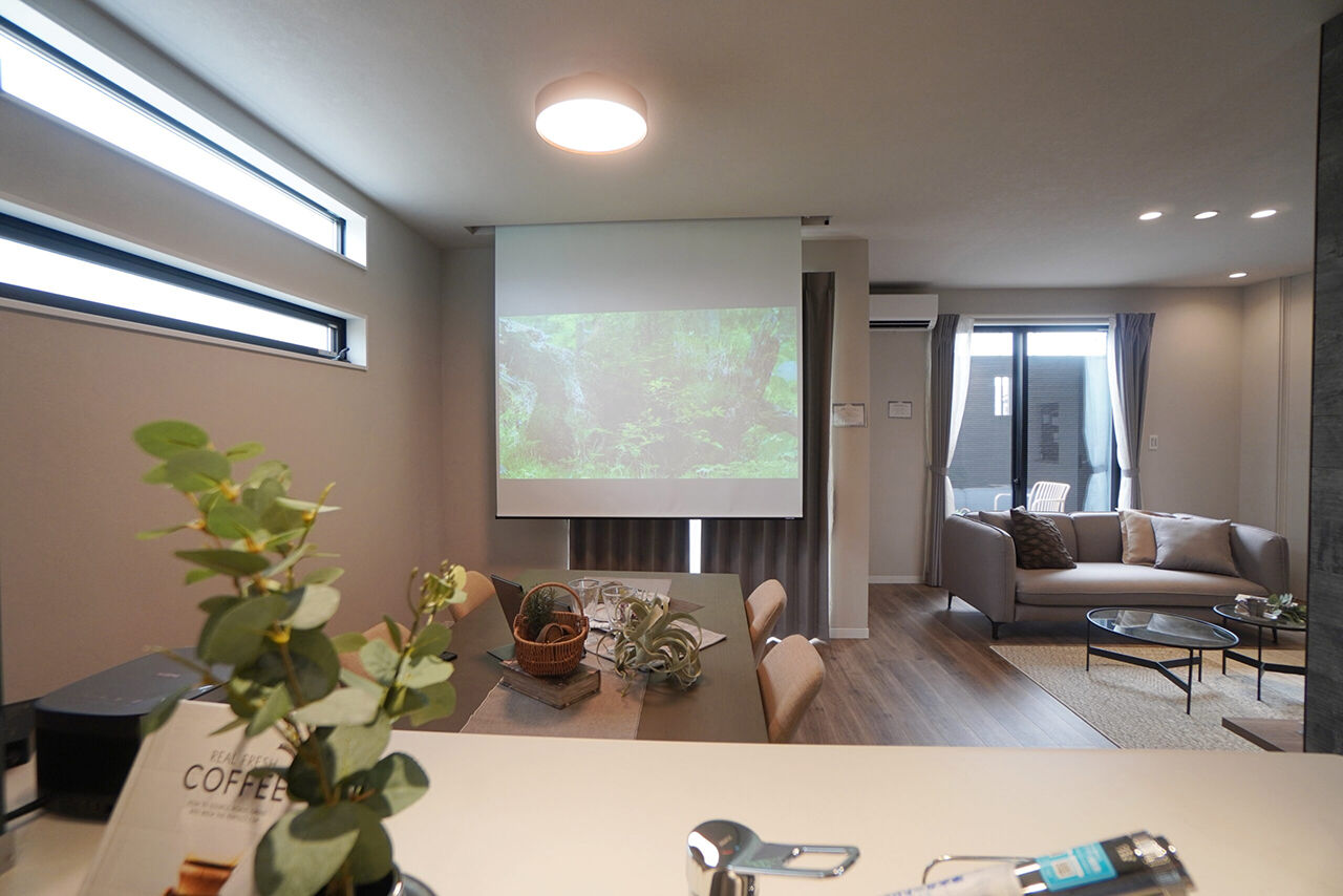 御浜住宅グループ（御浜建設） 枚方市｜2000万円台｜30坪台｜間取り図｜青空の下で家族だんらん。プライベートテラスのある家の建築実例画像3