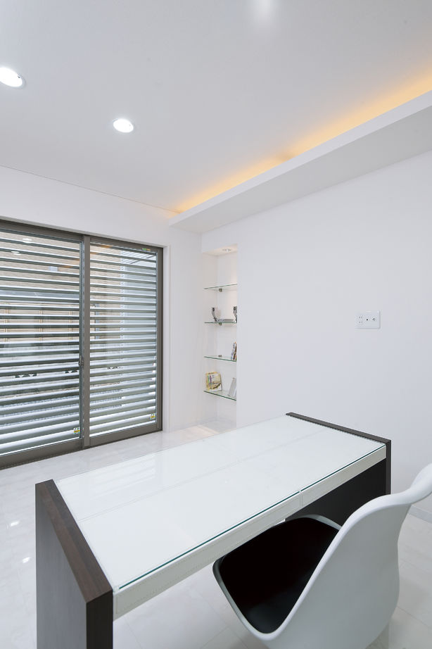 近藤建設 【2000万円台/40坪台/バルコニー/収納】車2台を駐車できるシンプルモダンな箱型のビルトインガレージハウスの建築実例画像10