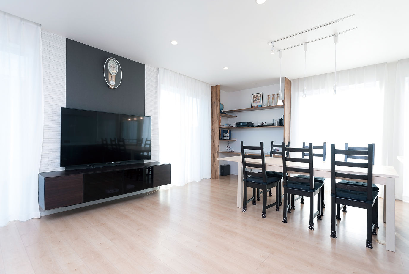 近藤建設 【3000万円台/75.8坪/間取り図】気兼ねない空間の二世帯住宅。書斎とつながる夢のビルトインガレージハウスの建築実例画像9