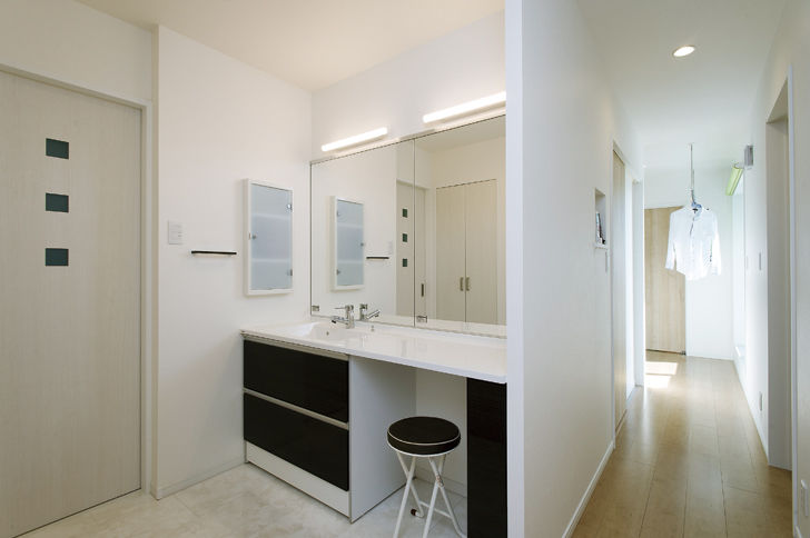 近藤建設 【3000万円台/75.8坪/間取り図】気兼ねない空間の二世帯住宅。書斎とつながる夢のビルトインガレージハウスの建築実例画像14