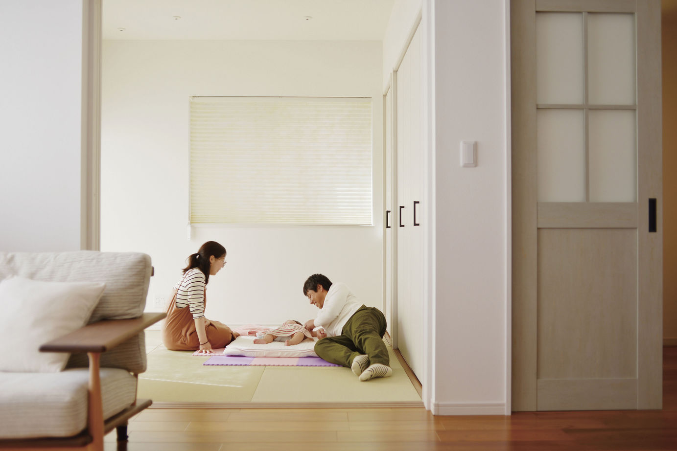 近藤建設 【1000万円台/30坪台/家事動線/間取り図】高天井で明るい北欧テイストのナチュラル内装と和モダン外観の家の建築実例画像5