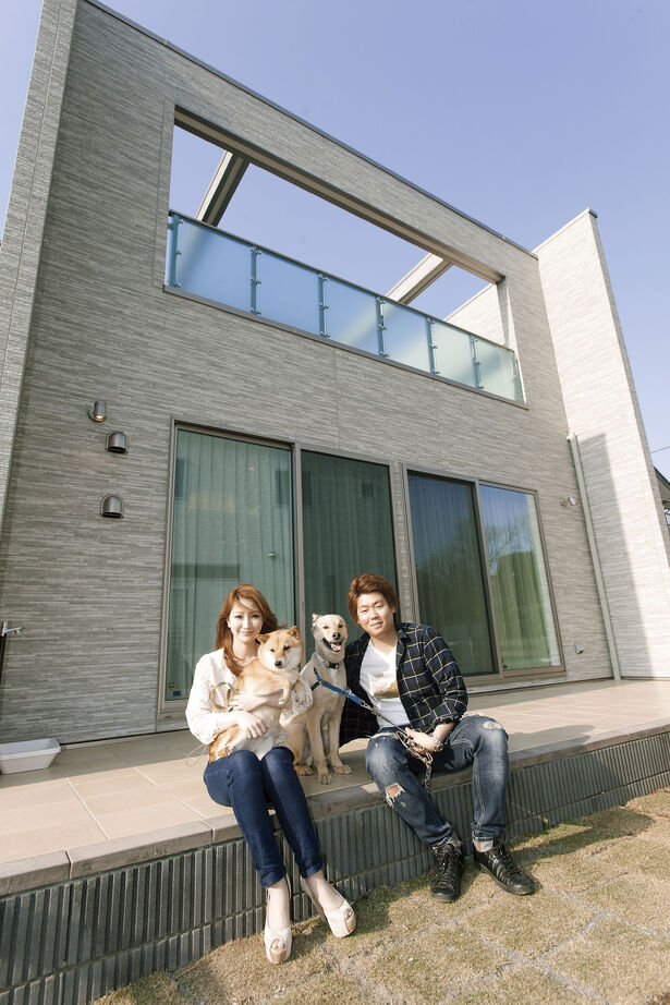 近藤建設 【60坪台/吹き抜け/1階完結型/土地探し】プライベートな多目的バルコニーや約30畳のLDKがある四角い家の建築実例画像10