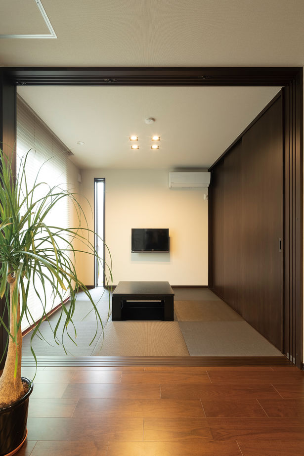 近藤建設 【3000万円/40坪台/吹き抜け/間取り図】生活感は2階に、家事動線にも配慮したアジアンリゾートテイストの家の建築実例画像4