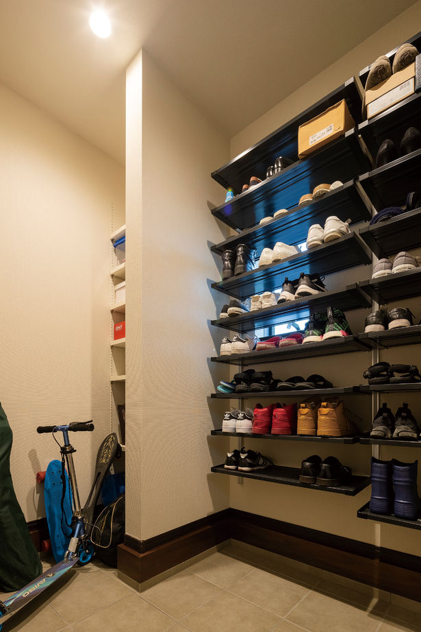 近藤建設 【3000万円/40坪台/吹き抜け/間取り図】生活感は2階に、家事動線にも配慮したアジアンリゾートテイストの家の建築実例画像10