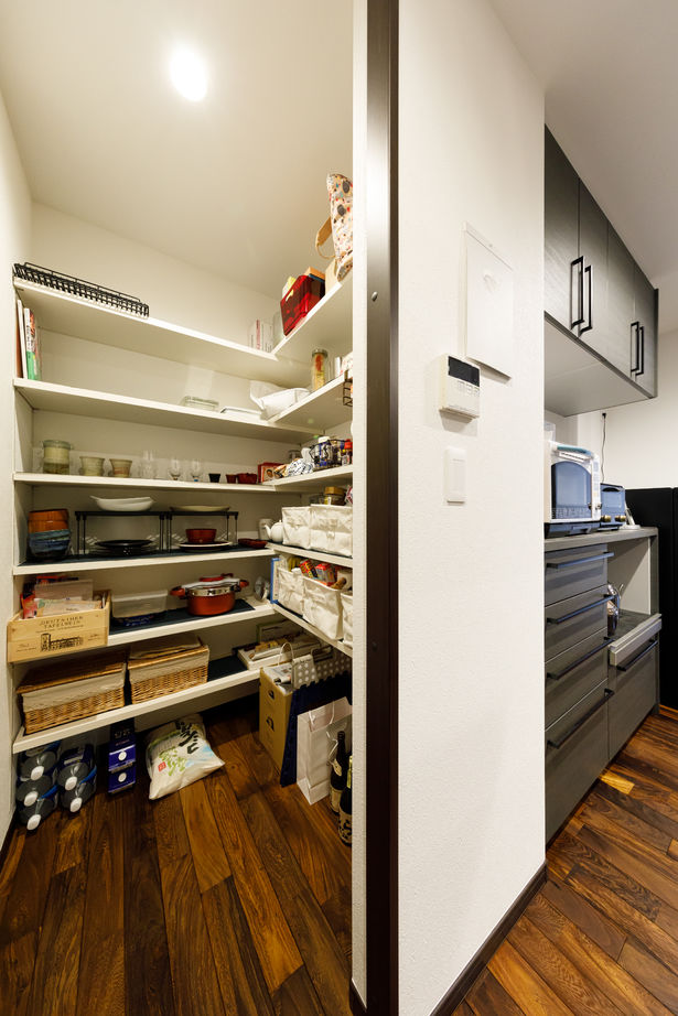 近藤建設 【2000万円台/30坪台/2階リビング/間取り図】オーバーハングな外観がスタイリッシュ。お店みたいな四角い家の建築実例画像11