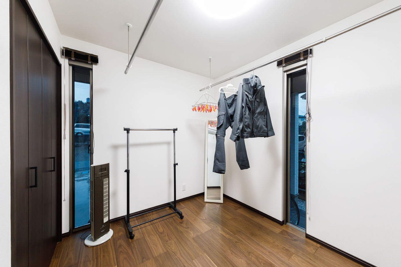 近藤建設 【2000万円台/30坪台/2階リビング/間取り図】オーバーハングな外観がスタイリッシュ。お店みたいな四角い家の建築実例画像17