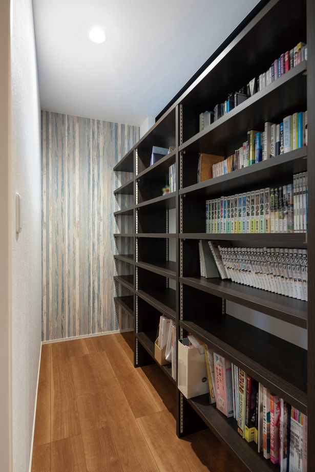 近藤建設 【1000万円台/30坪台/間取り図】奥行が広く雨に濡れないインナーバルコニー。広々リビングに本棚のある家の建築実例画像6