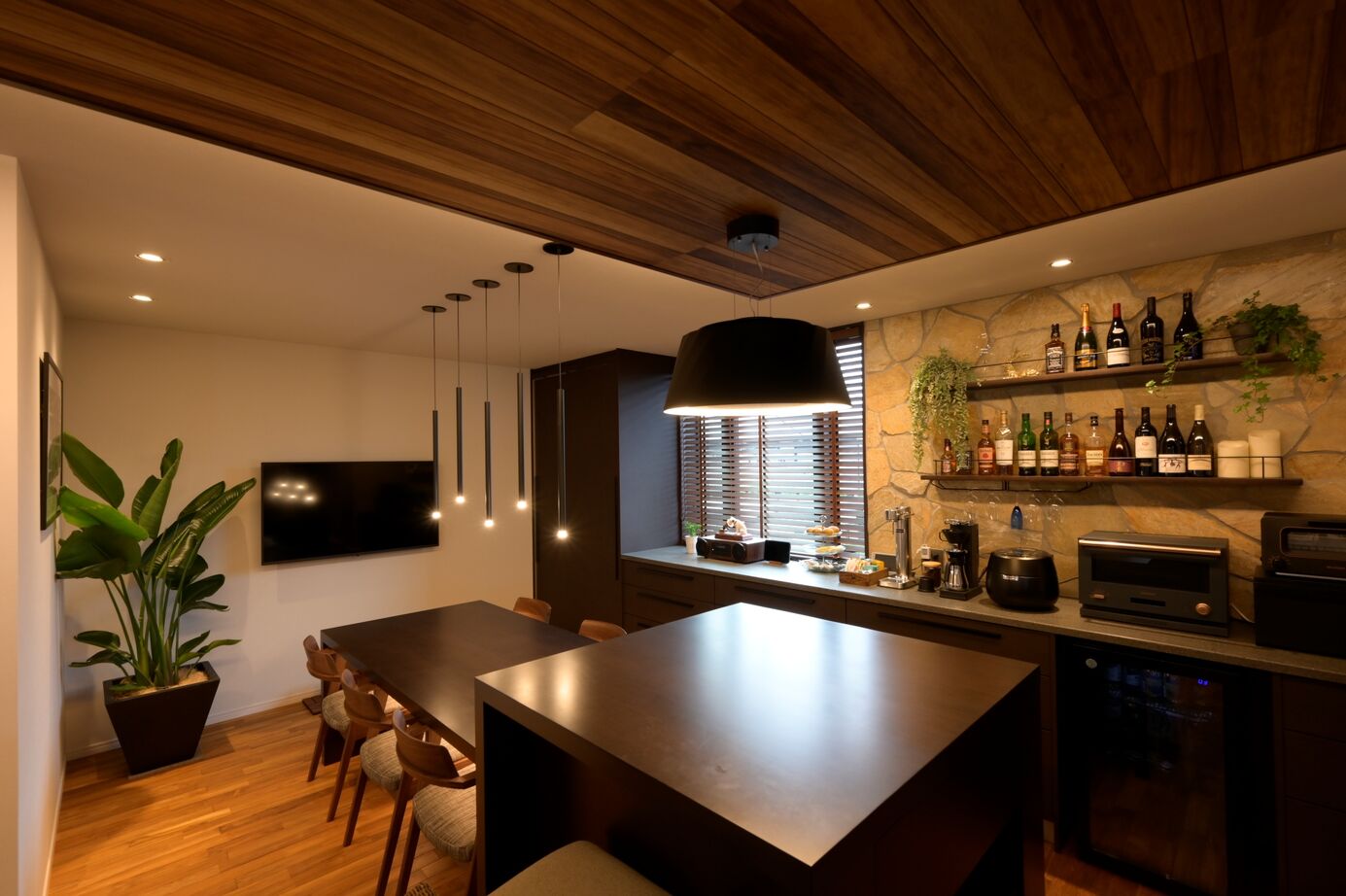 近藤建設 【4500万円～/50坪台/スキップフロア/ロフト】リゾートの寛ぎを自邸で。自然素材を贅沢に使った重厚な家の建築実例画像5