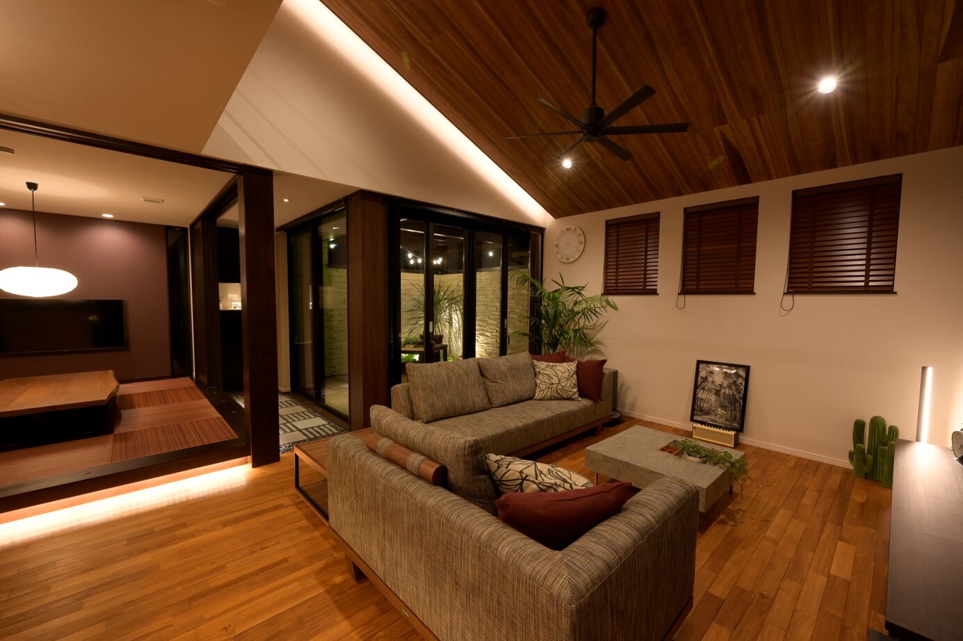 近藤建設 【4500万円～/50坪台/スキップフロア/ロフト】リゾートの寛ぎを自邸で。自然素材を贅沢に使った重厚な家の建築実例画像7