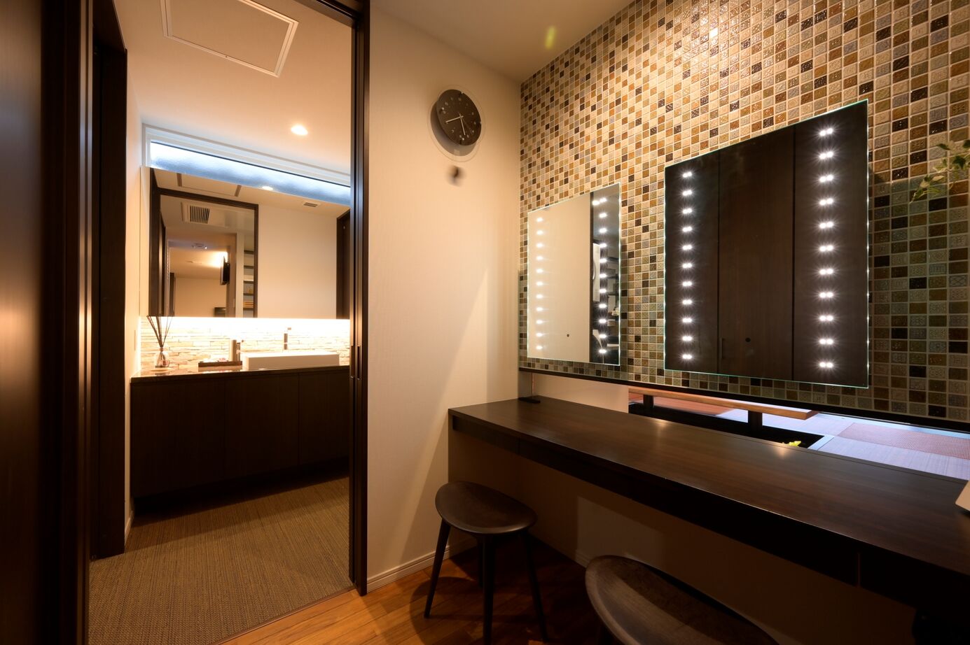 近藤建設 【4500万円～/50坪台/スキップフロア/ロフト】リゾートの寛ぎを自邸で。自然素材を贅沢に使った重厚な家の建築実例画像14