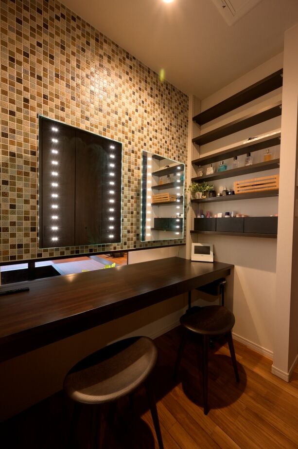 近藤建設 【4500万円～/50坪台/スキップフロア/ロフト】リゾートの寛ぎを自邸で。自然素材を贅沢に使った重厚な家の建築実例画像15