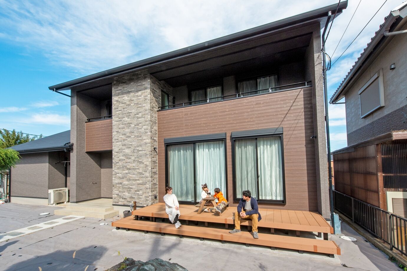 近藤建設 【3000万円台/60坪台/建て替え/間取り図】室内でつながる平屋と2階建て。程よい距離感が嬉しい二世帯住宅の建築実例画像