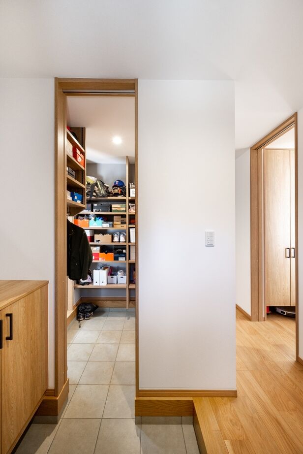 近藤建設 【3000万円台/60坪台/建て替え/間取り図】室内でつながる平屋と2階建て。程よい距離感が嬉しい二世帯住宅の建築実例画像13