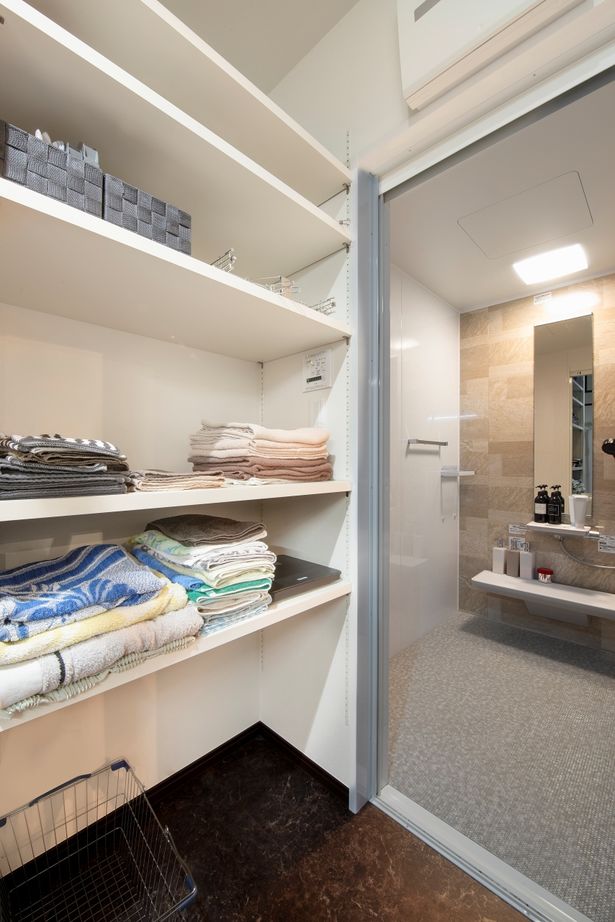 近藤建設 【平屋/2000万円台/30坪台/バリアフリー/間取り図】造作カウンターでお酒を楽しむ。スタイリッシュ外観の家の建築実例画像7