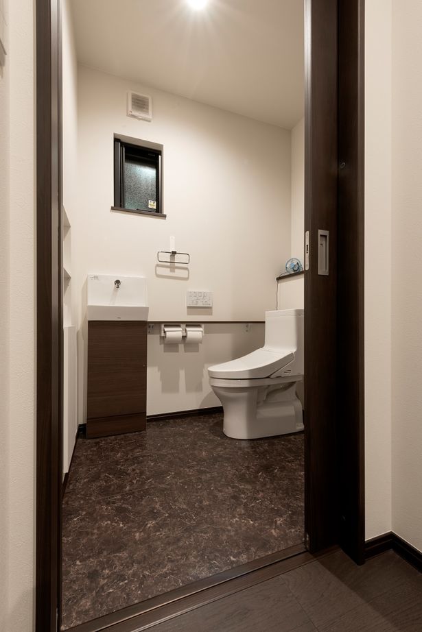 近藤建設 【平屋/2000万円台/30坪台/バリアフリー/間取り図】造作カウンターでお酒を楽しむ。スタイリッシュ外観の家の建築実例画像10