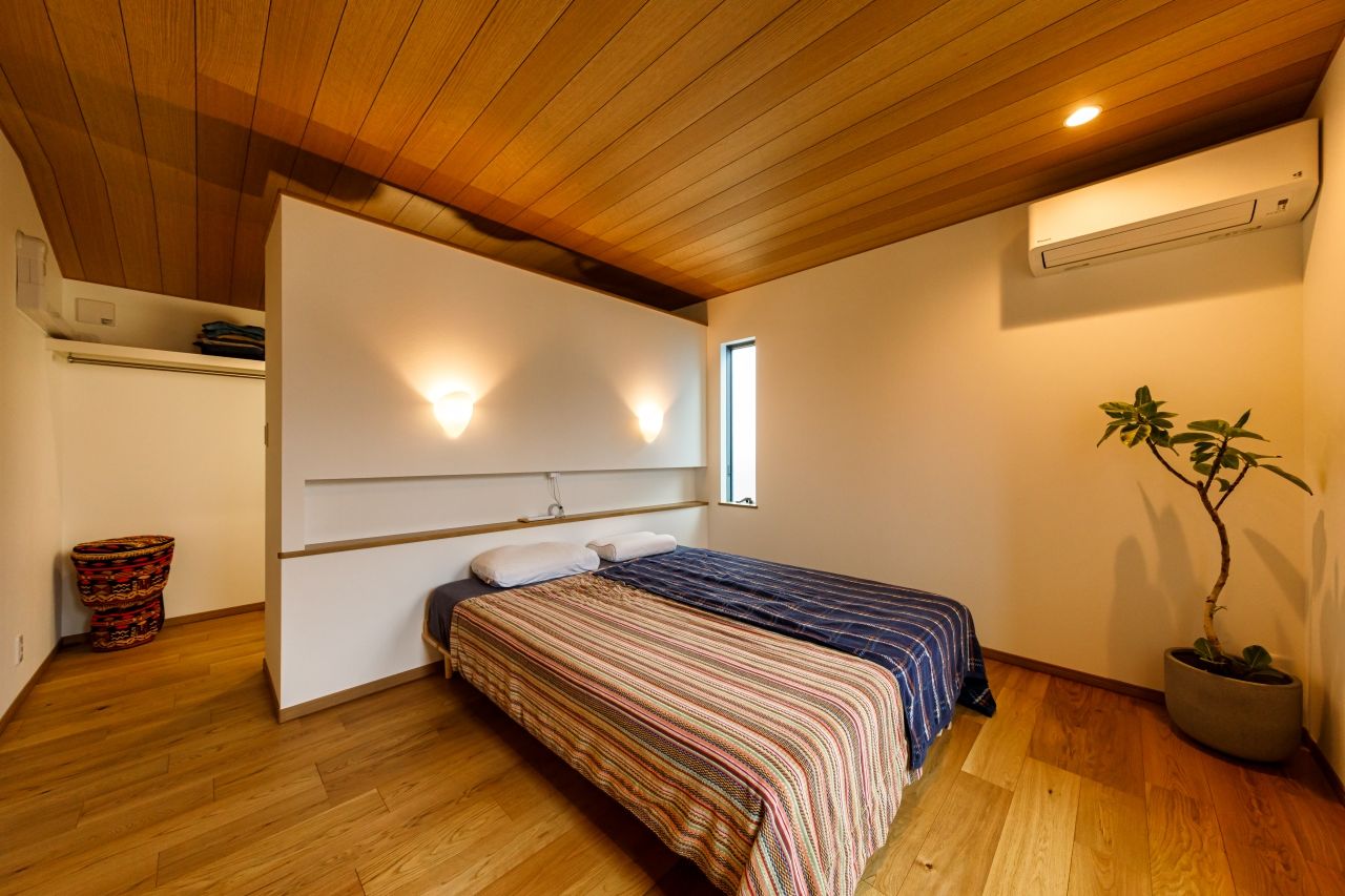 近藤建設 【1000万円台/30坪台/間取り図】白×木調の四角い外観、デザイン力とコスパにこだわった景色楽しむ高台の家の建築実例画像7