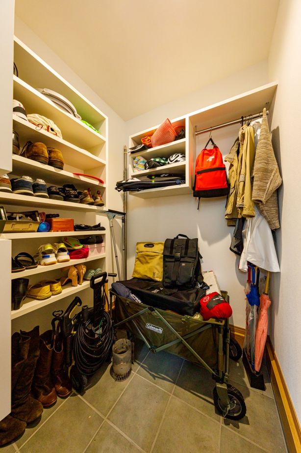 近藤建設 【1000万円台/30坪台/間取り図】白×木調の四角い外観、デザイン力とコスパにこだわった景色楽しむ高台の家の建築実例画像10