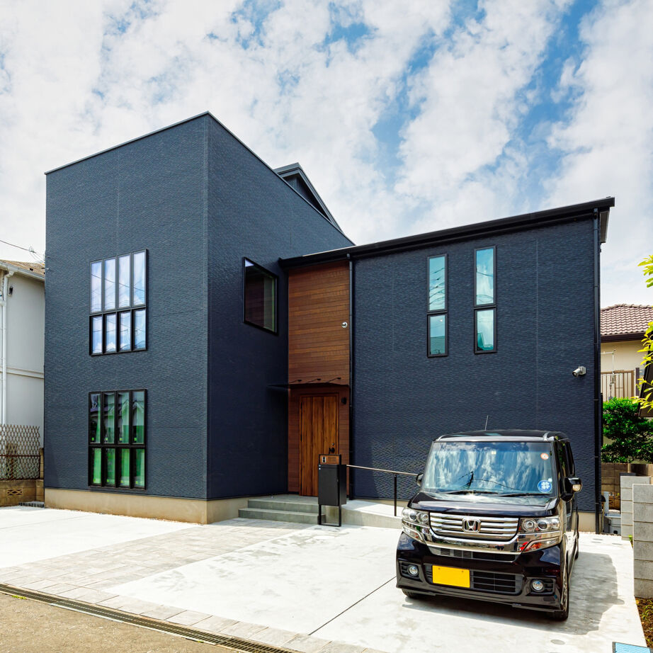 近藤建設 【2000万円台/30坪台/土間収納/屋上/間取り図】開放的な吹き抜けのおしゃれなブルックリンスタイルの家の建築実例画像1