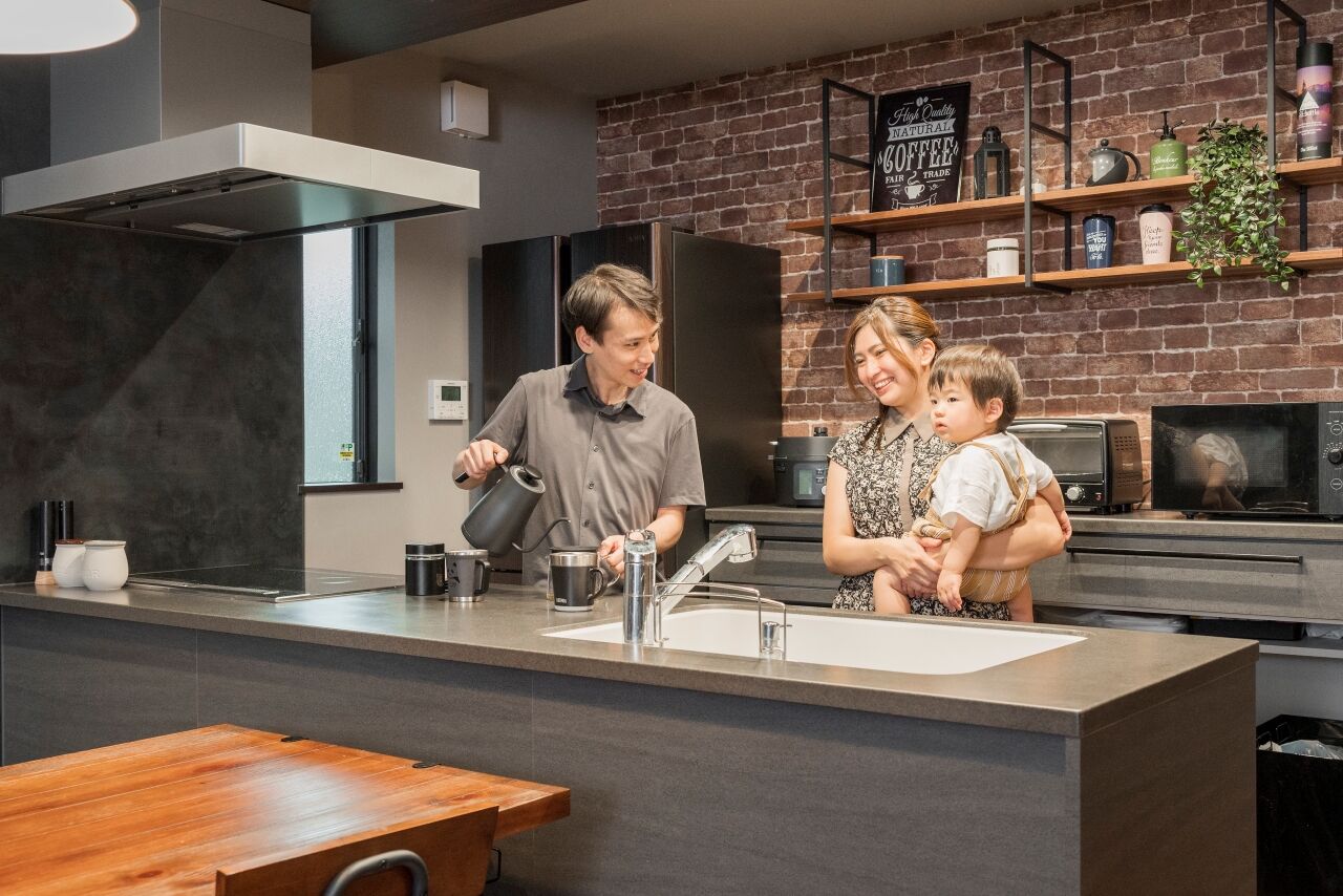 近藤建設 【2000万円台/30坪台/土間収納/屋上/間取り図】開放的な吹き抜けのおしゃれなブルックリンスタイルの家の建築実例画像3