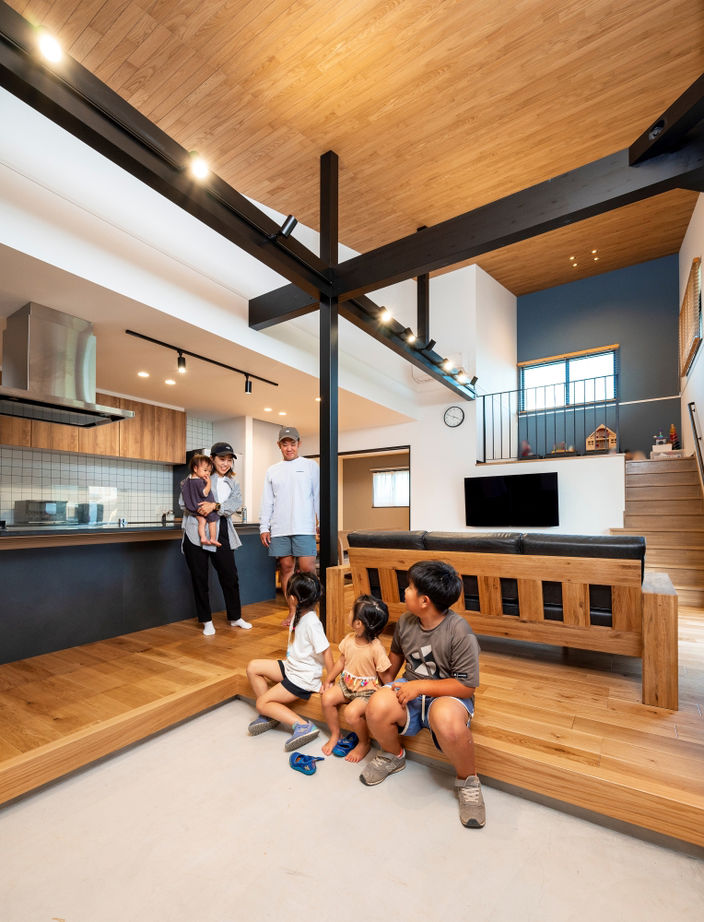 近藤建設 【平屋/2000万円台/30坪/間取り図】建築士の提案に感動。土間玄関と繋がるリビングとスキップフロアの家。の建築実例画像2