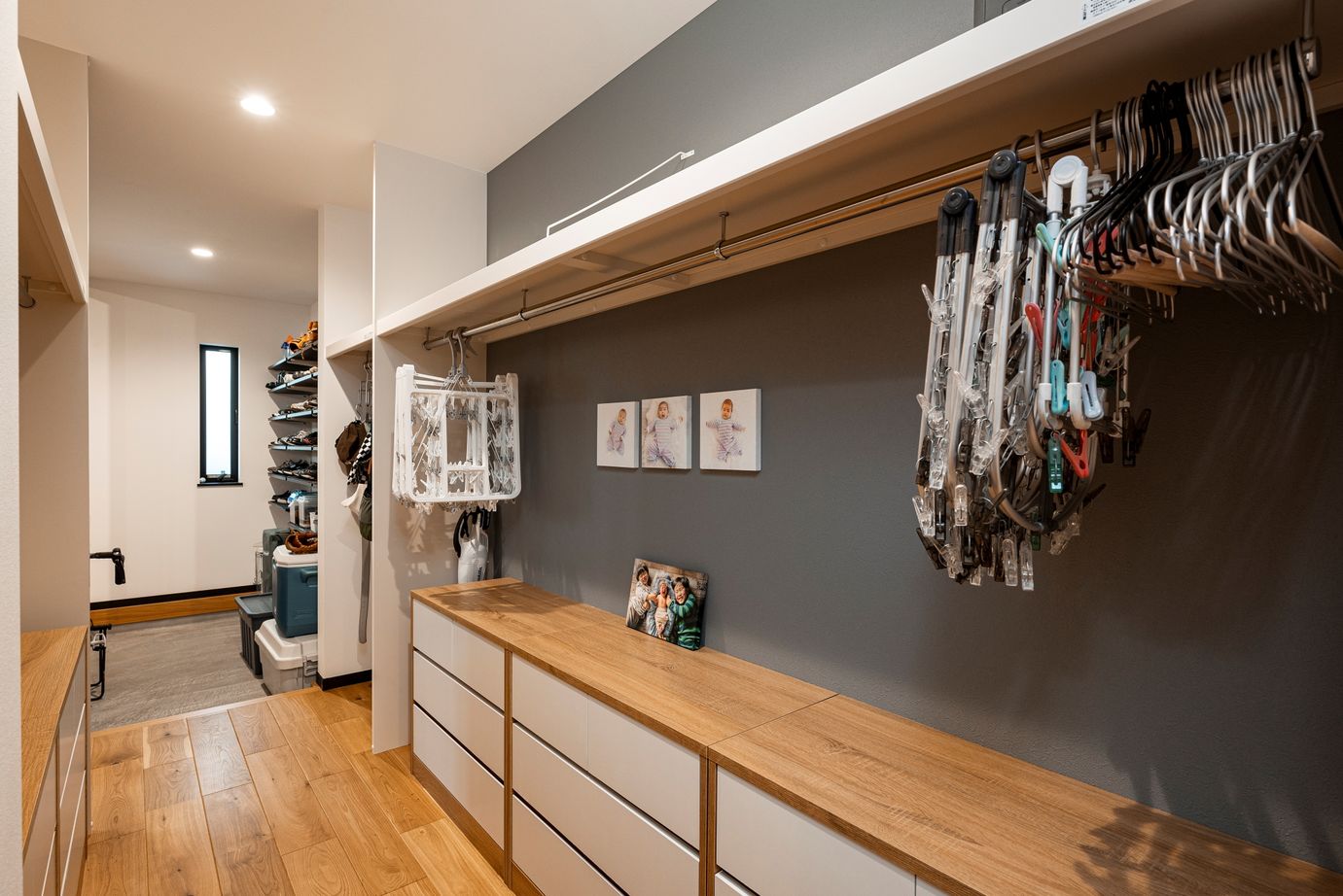 近藤建設 【平屋/2000万円台/30坪/間取り図】建築士の提案に感動。土間玄関と繋がるリビングとスキップフロアの家。の建築実例画像10