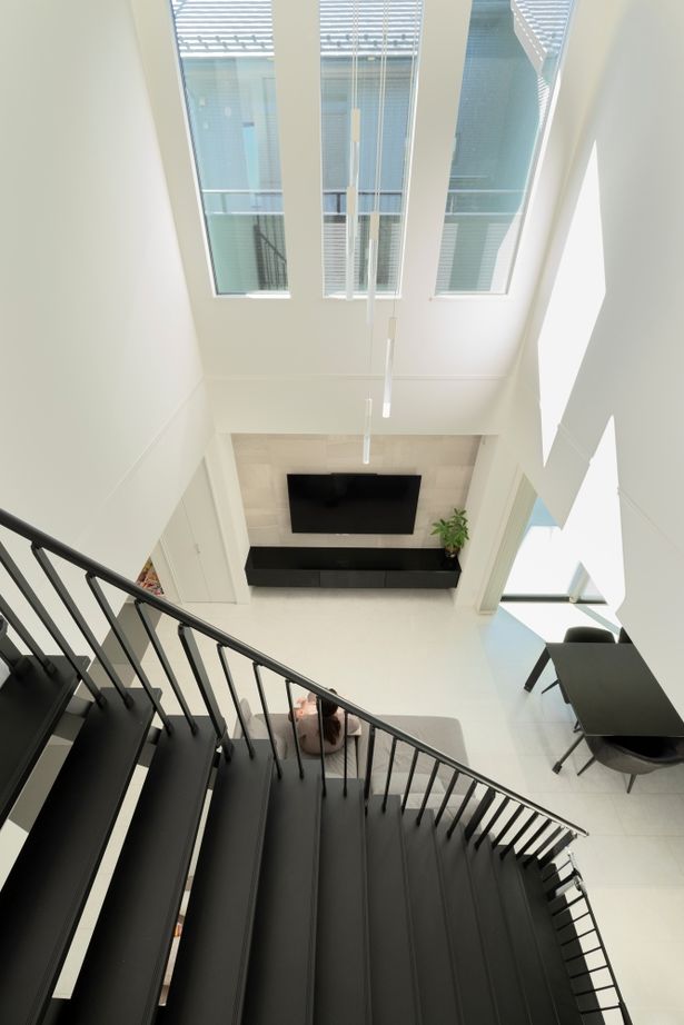 近藤建設 【3000万円台/40坪台/車2台/間取り図】効率いい一直線の動線に満足！家とつながるビルトインガレージハウスの建築実例画像6