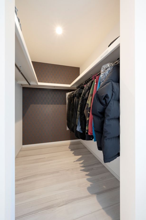 近藤建設 【3000万円台/40坪台/車2台/間取り図】効率いい一直線の動線に満足！家とつながるビルトインガレージハウスの建築実例画像17