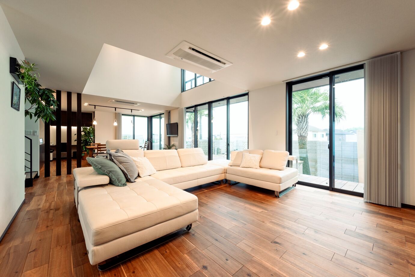 近藤建設 【4000万円～/60坪台/間取り図】7人家族が自然に集い各々でリラックス。南国リゾートホテルみたいな家。の建築実例画像6