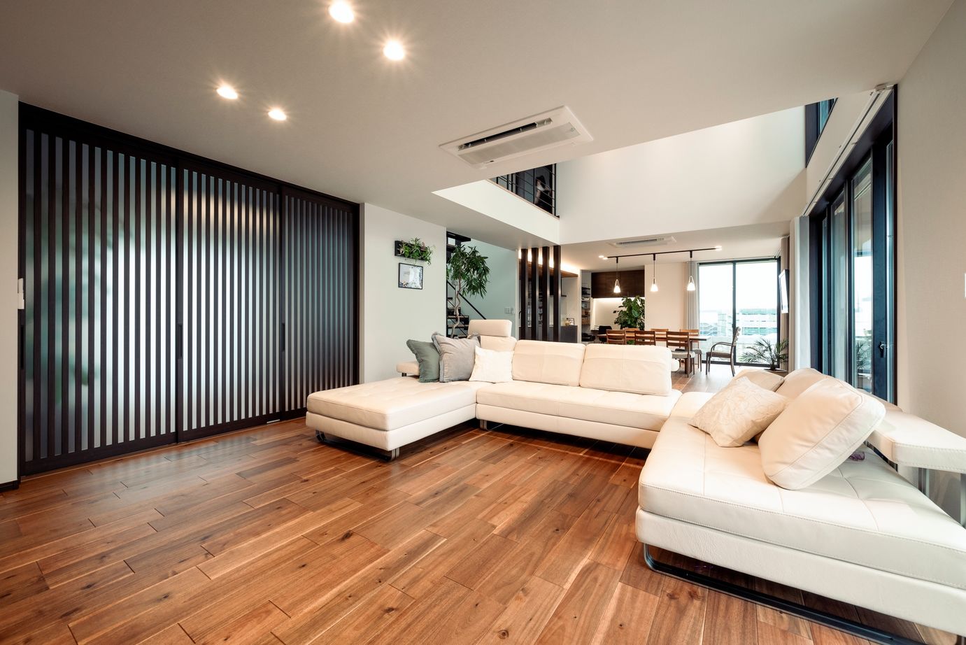 近藤建設 【4000万円～/60坪台/間取り図】7人家族が自然に集い各々でリラックス。南国リゾートホテルみたいな家。の建築実例画像7