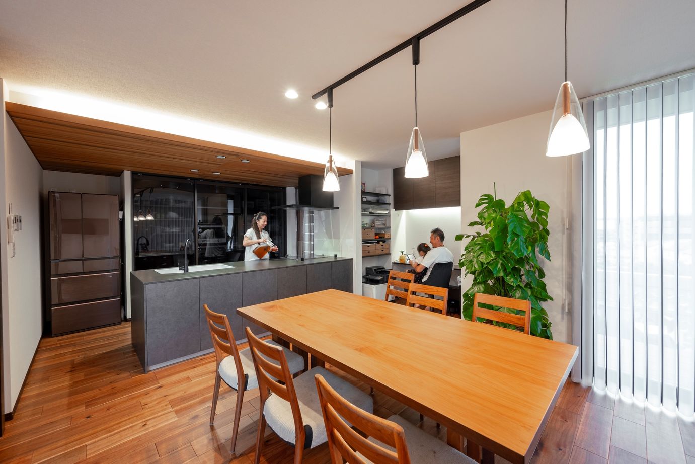 近藤建設 【4000万円～/60坪台/間取り図】7人家族が自然に集い各々でリラックス。南国リゾートホテルみたいな家。の建築実例画像9