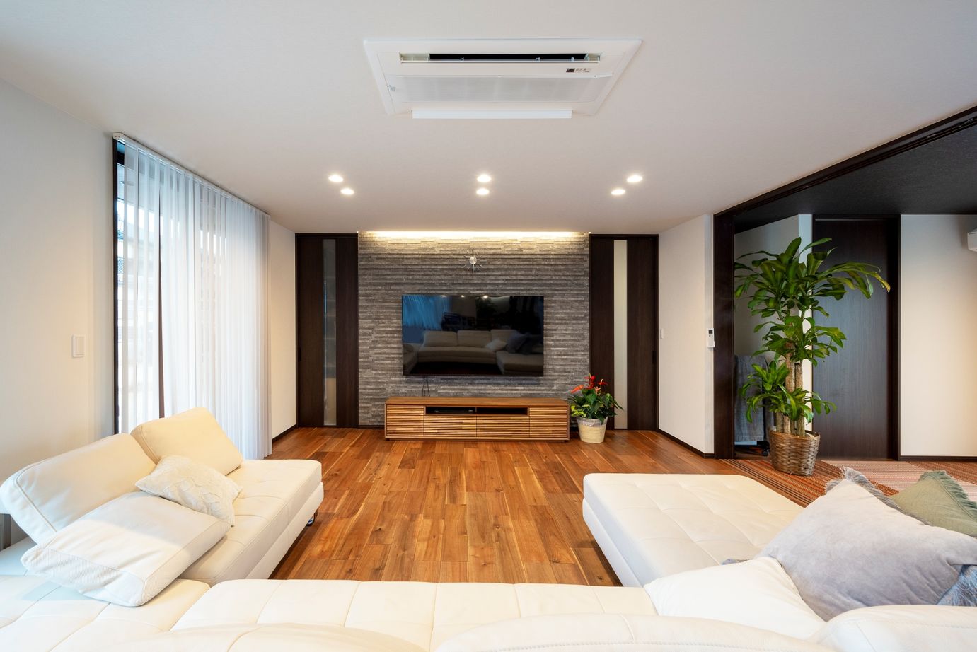 近藤建設 【4000万円～/60坪台/間取り図】7人家族が自然に集い各々でリラックス。南国リゾートホテルみたいな家。の建築実例画像12