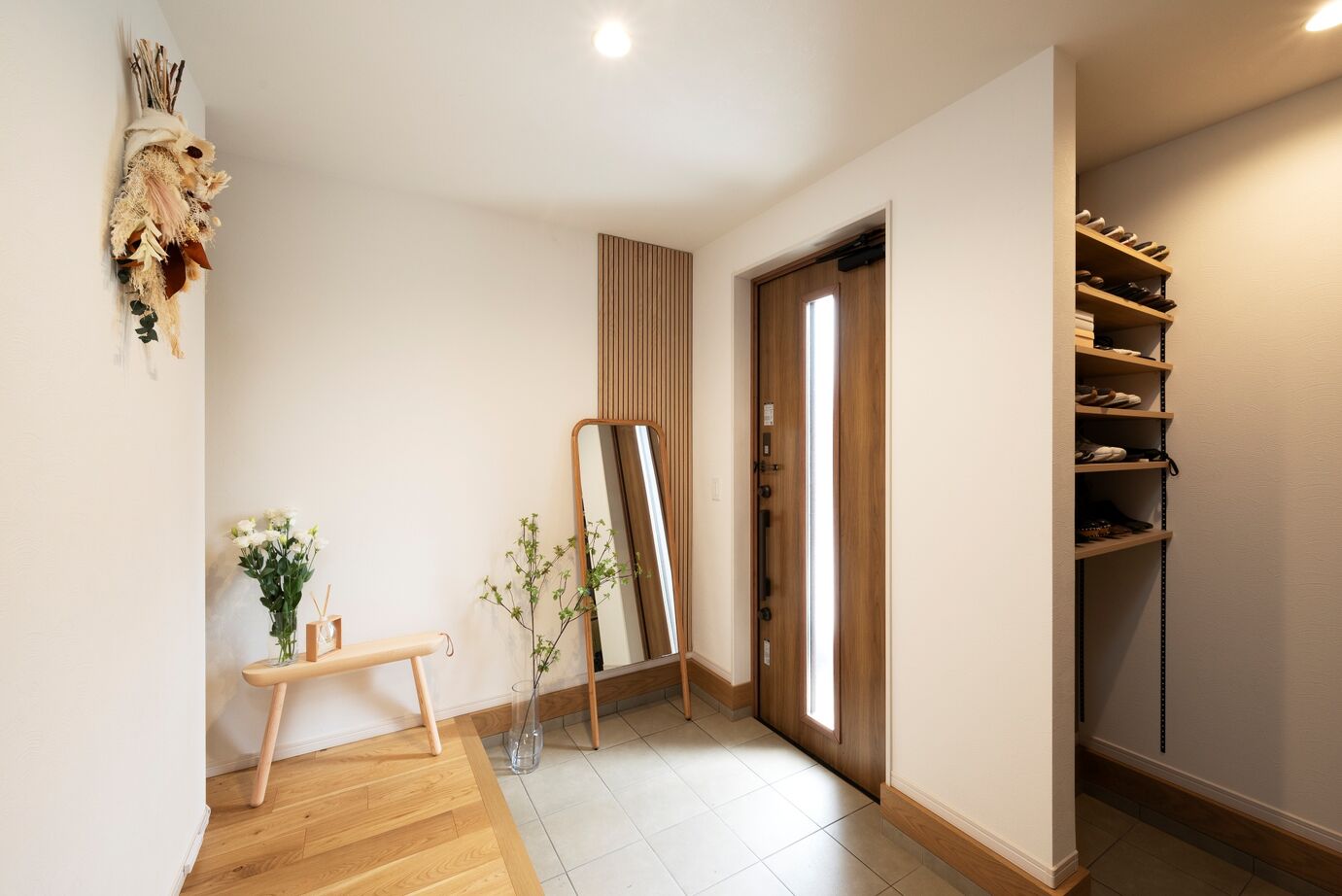 近藤建設 【平屋/2000万円台/30坪台/間取り図】黒×木目のモダンなカフェ風の家。綿密な収納＆動線計画で家事効率もUPの建築実例画像11