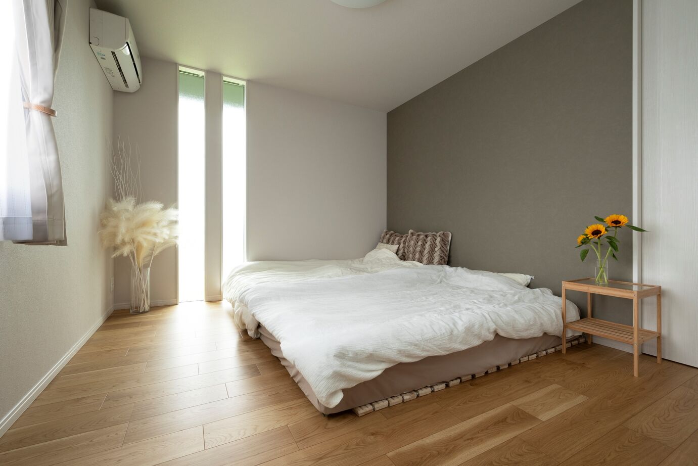 近藤建設 【平屋/2000万円台/30坪台/間取り図】黒×木目のモダンなカフェ風の家。綿密な収納＆動線計画で家事効率もUPの建築実例画像13