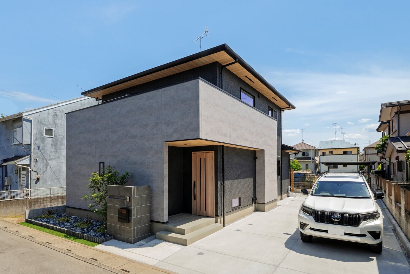 近藤建設 【2000万円台/30坪台/間取り図】思わず立ち止まるカッコよさ！開放感と快適動線を叶えたセンスあふれる家。の建築実例画像3