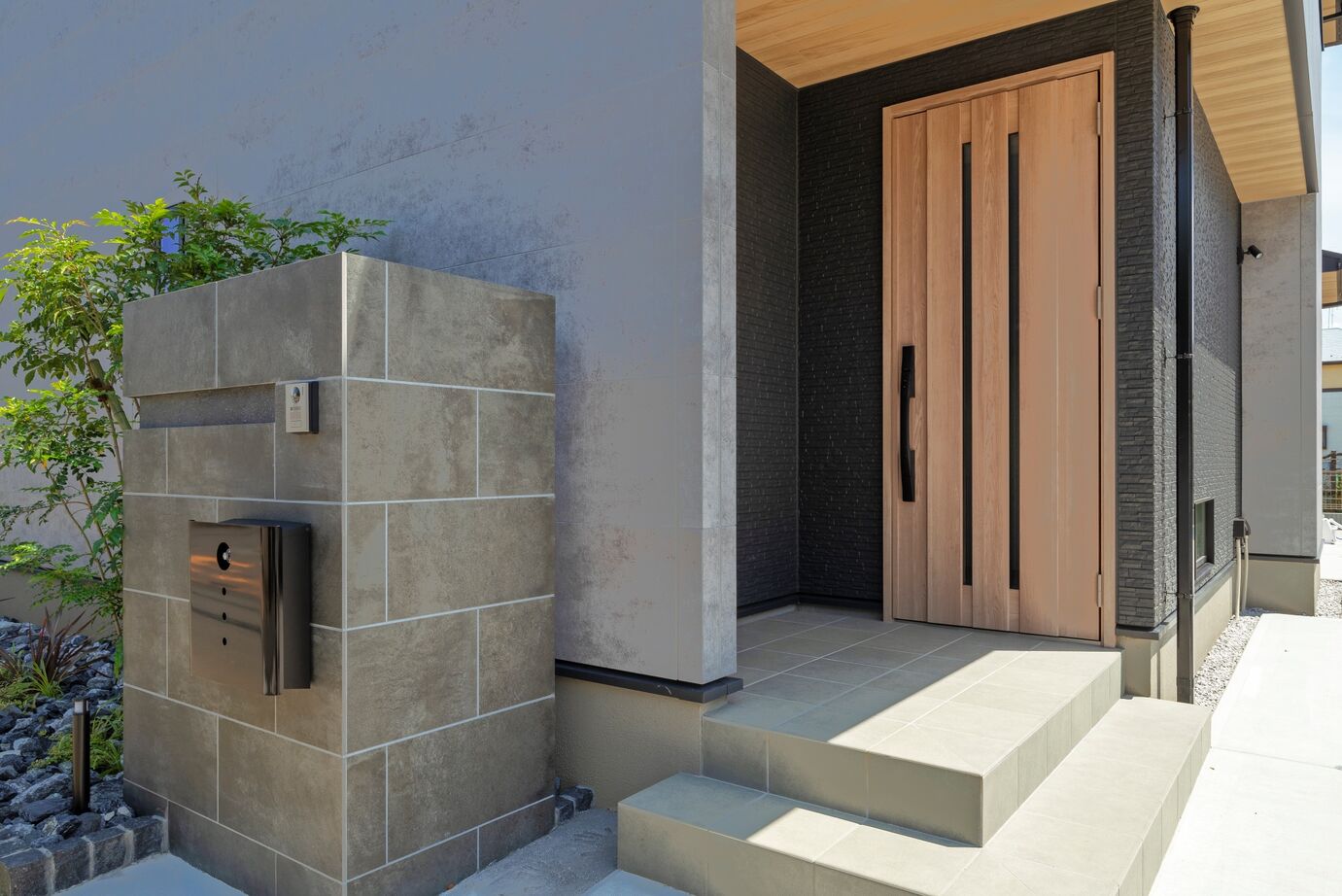 近藤建設 【2000万円台/30坪台/間取り図】思わず立ち止まるカッコよさ！開放感と快適動線を叶えたセンスあふれる家。の建築実例画像4