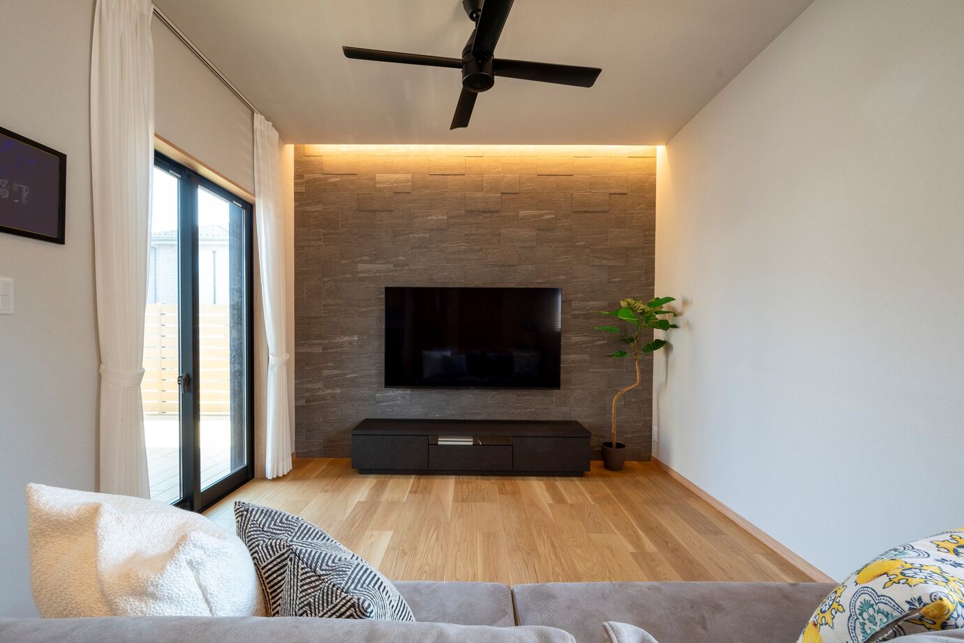 近藤建設 【2000万円台/30坪台/間取り図】思わず立ち止まるカッコよさ！開放感と快適動線を叶えたセンスあふれる家。の建築実例画像8