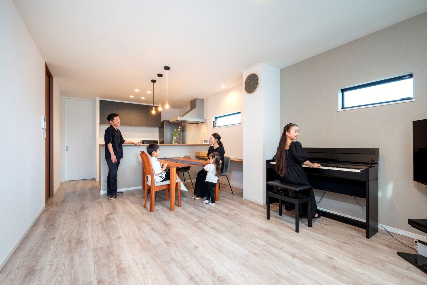 近藤建設 【店舗併用住宅/3000万円台/40坪台/間取り図】木造で叶えた、天井高3mの開放感のあるバレエ教室スタジオの建築実例画像4