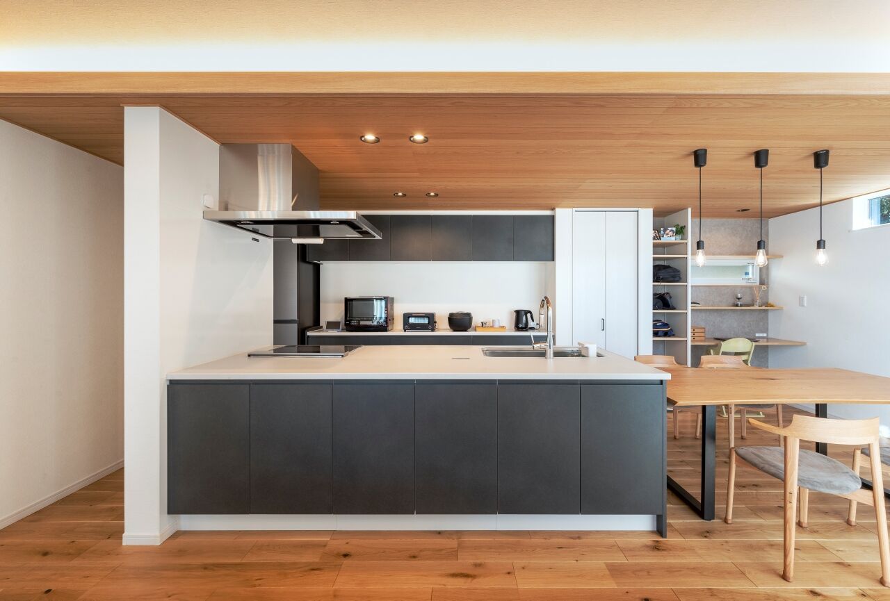 近藤建設 【2000万円台/30坪台】北欧風に和の趣を添えた、シンプル＆スタイリッシュな「ジャパンディスタイル」の家の建築実例画像1