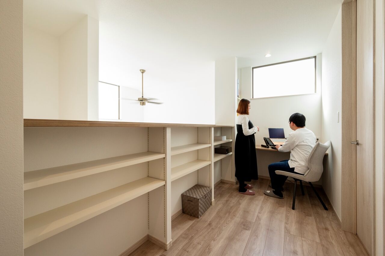 近藤建設 【2000万円台/30坪台/間取り図】素敵なバーカウンター付きキッチンが主役。ずっと愛せるモダンデザイン住宅の建築実例画像8