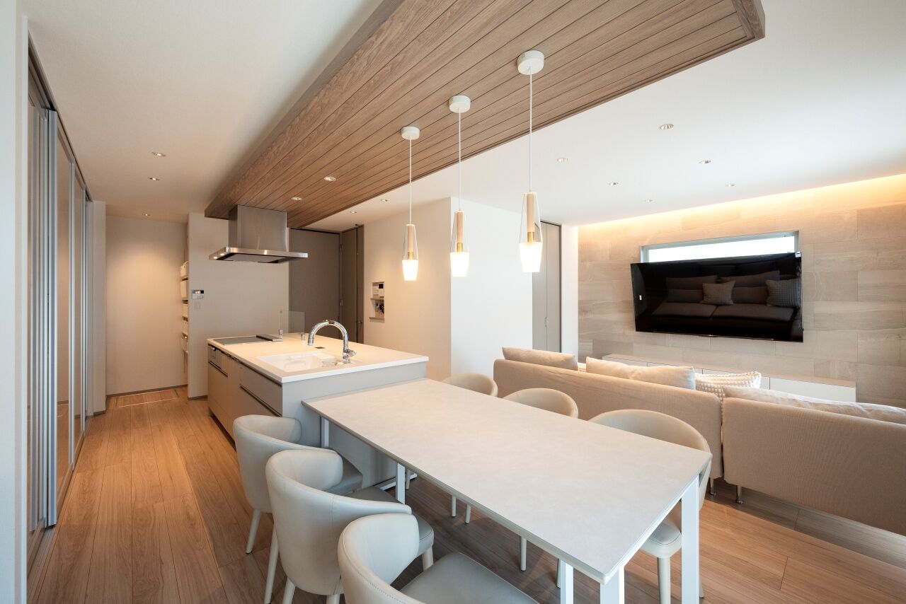 近藤建設 【30坪台/間取り図】下がり天井のキッチンや回遊動線、開放的なテラスも！プロの提案で叶えた理想の住まいの建築実例画像3