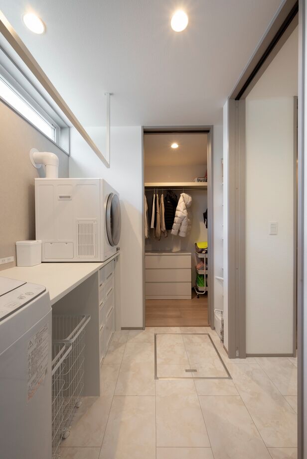 近藤建設 【30坪台/間取り図】下がり天井のキッチンや回遊動線、開放的なテラスも！プロの提案で叶えた理想の住まいの建築実例画像6