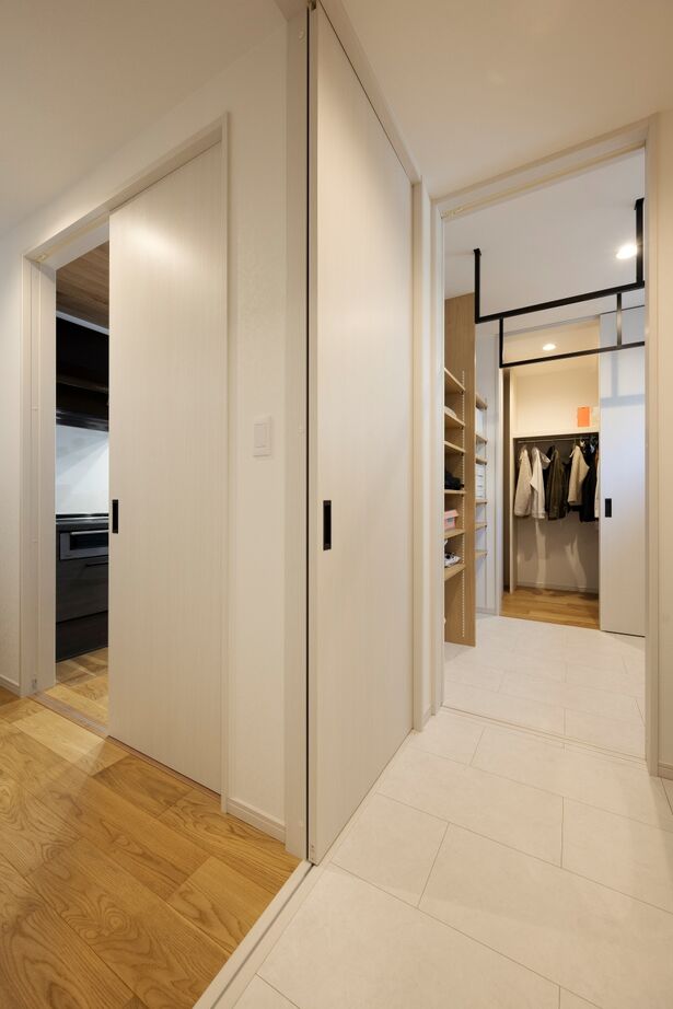 近藤建設 【2000万円台/30坪台/間取り図】2つの回遊動線で暮らしが快適。それぞれの居場所を叶えた北欧テイストの家の建築実例画像4